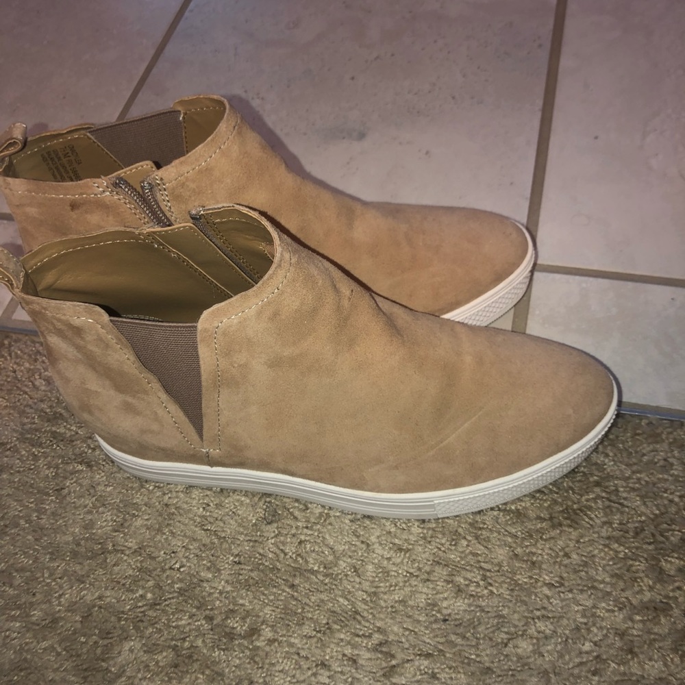 Caslon Aidy Water Resistant Wedge Sneaker